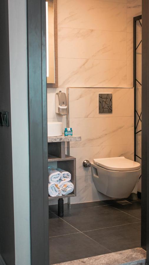 Talles City Hotel Izmir Bagian luar foto