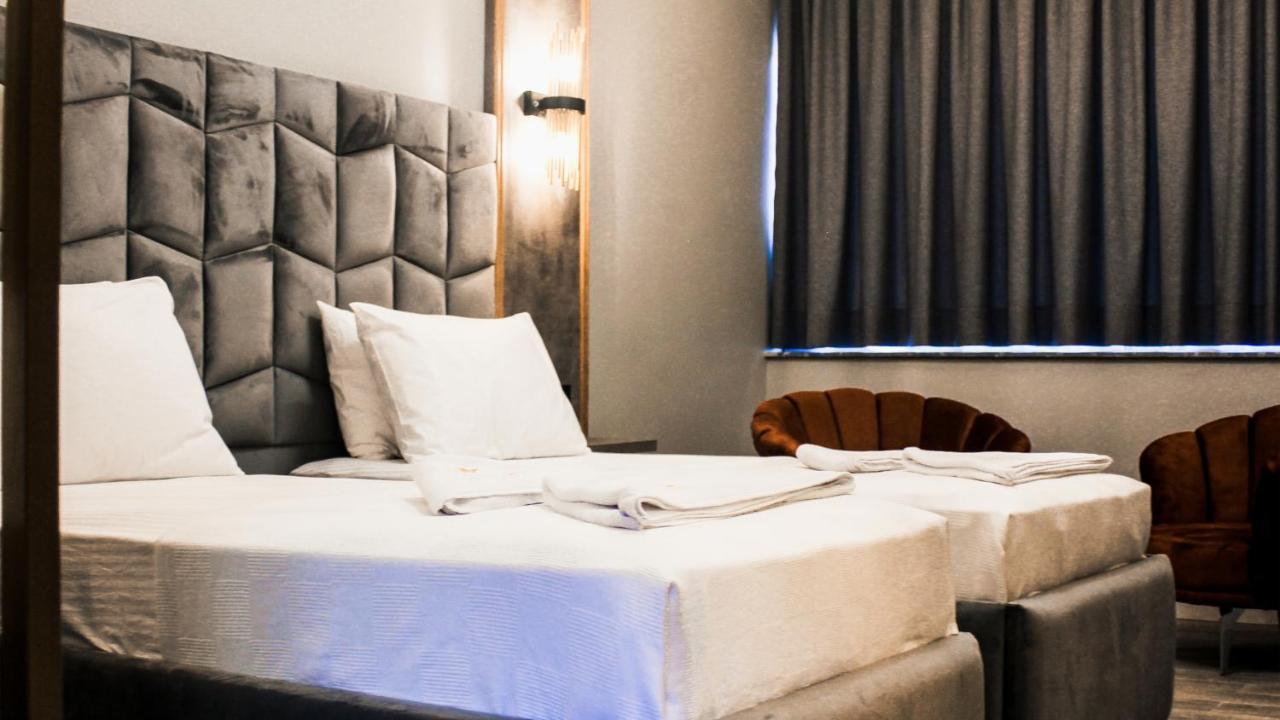 Talles City Hotel Izmir Bagian luar foto