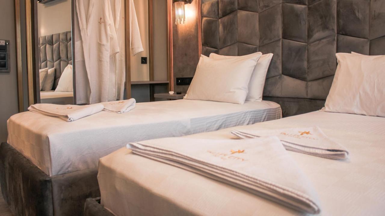 Talles City Hotel Izmir Bagian luar foto