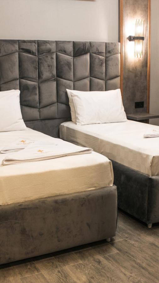 Talles City Hotel Izmir Bagian luar foto