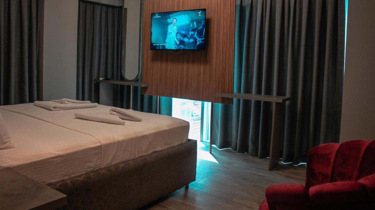 Talles City Hotel Izmir Bagian luar foto