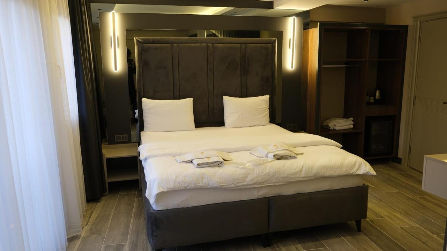 Talles City Hotel Izmir Bagian luar foto
