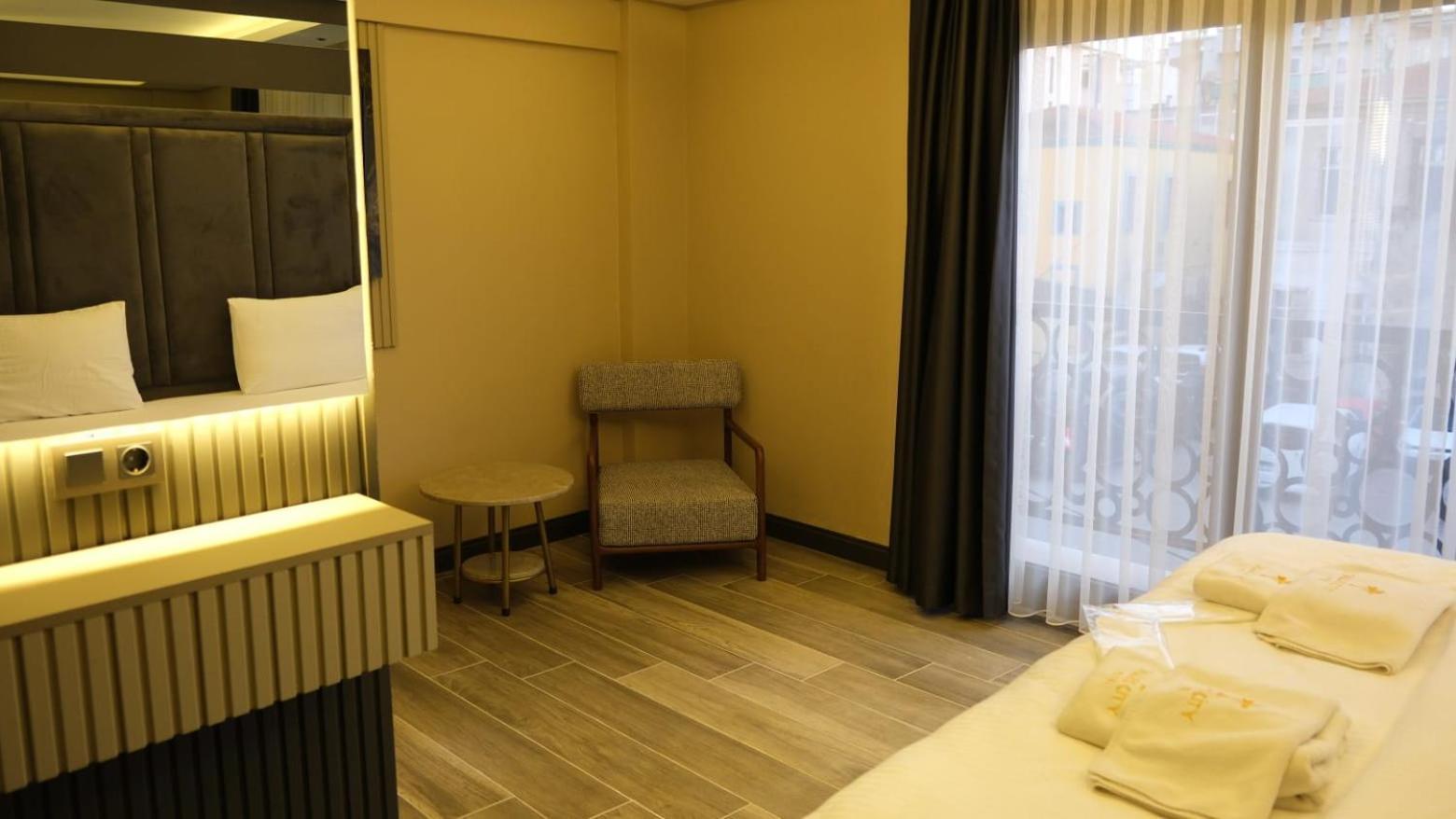Talles City Hotel Izmir Bagian luar foto