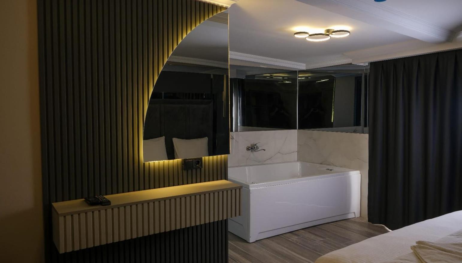 Talles City Hotel Izmir Bagian luar foto